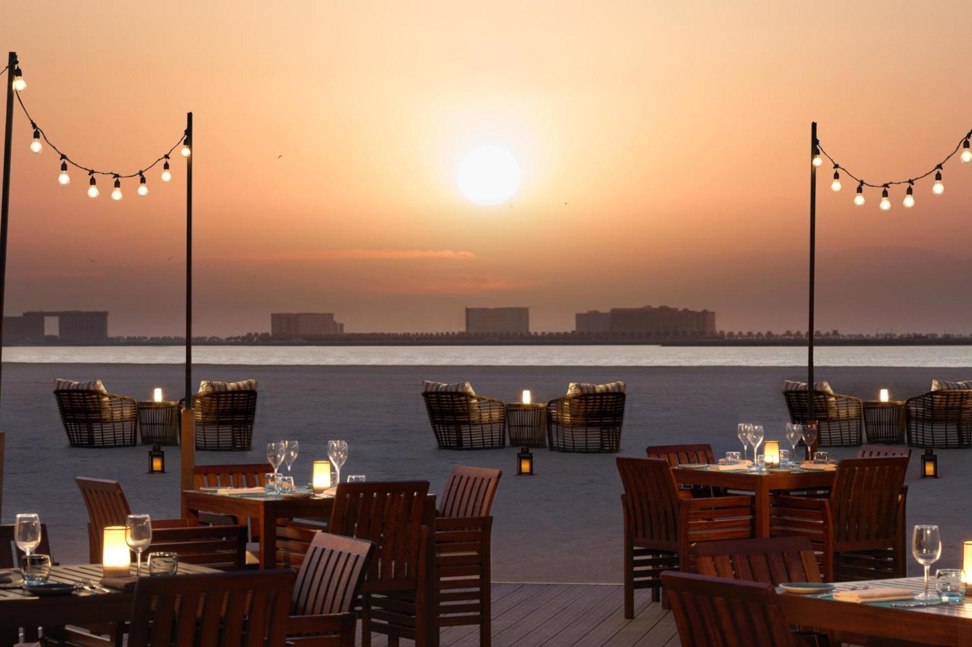 The Ritz-Carlton Ras Al Khaimah, Al Hamra Beach Exteriör bild
